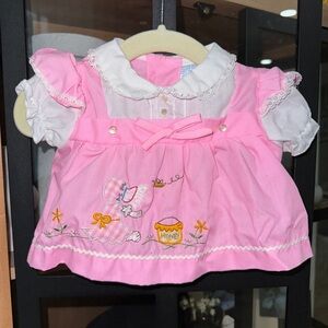 Vintage 1970s Baby girl dress bow lace collar embroidered honey bee ruffle gown